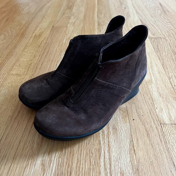 Wolky Brown Suede Zip Up Wedge Ankle Boots Women's Size 38 - Picture 1 of 11